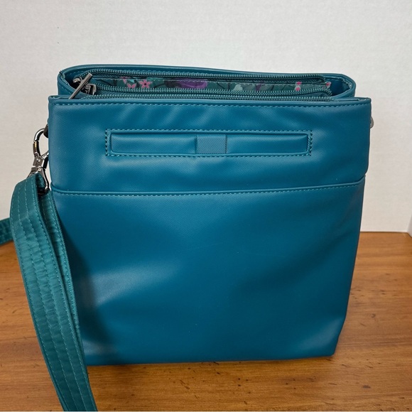 Lug Double Dip Quilted Teal/Blue Crossbody Bag Modern Design Satin Luxe - Picture 7 of 9
